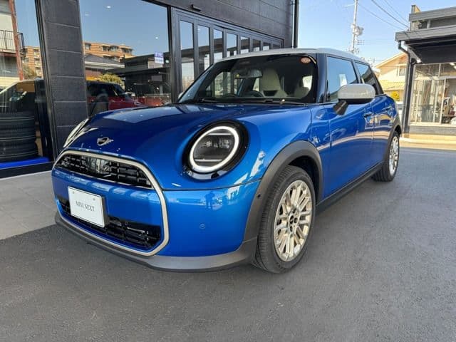 Car image 1