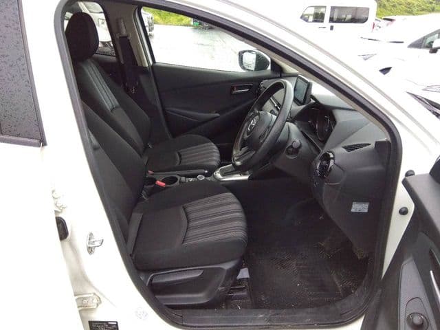 Car thumbnail 4