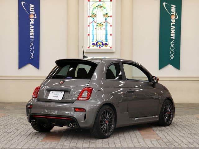 Car thumbnail 3