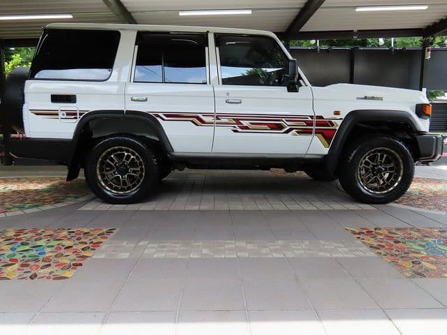 Car thumbnail 4