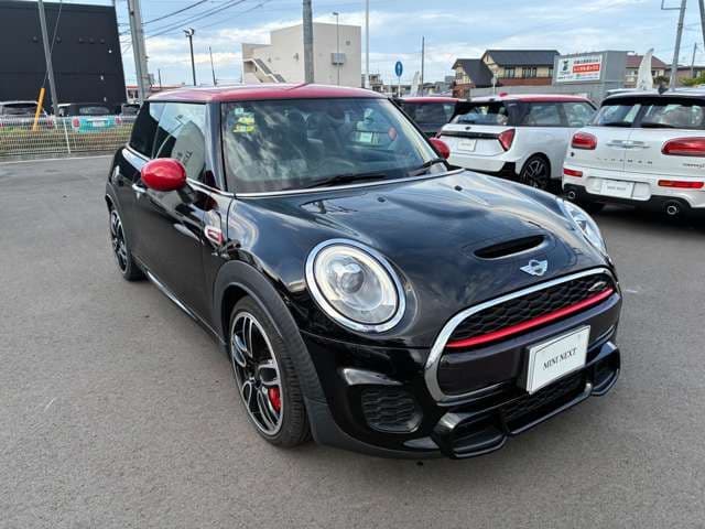 Car thumbnail 3