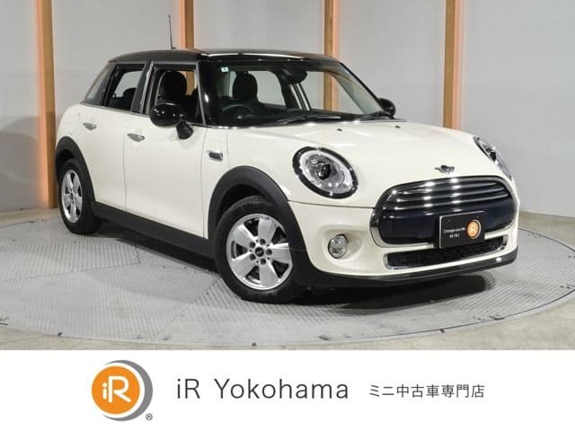 Car image 1