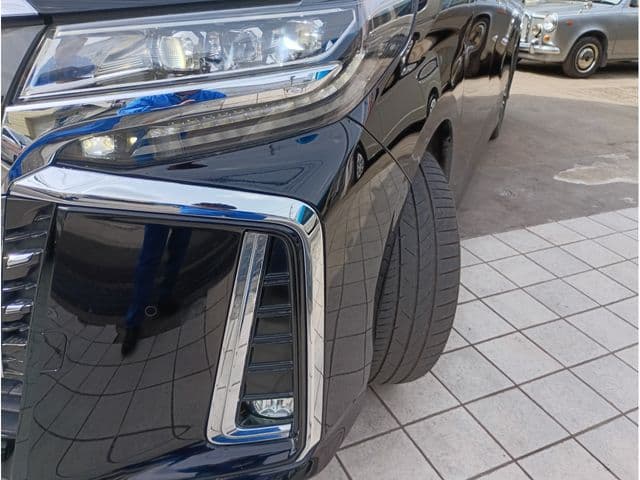 Car thumbnail 3