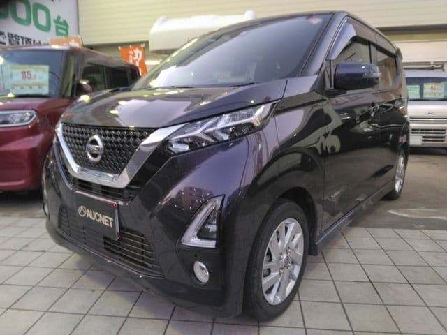 NISSAN