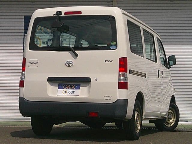 Car thumbnail 3