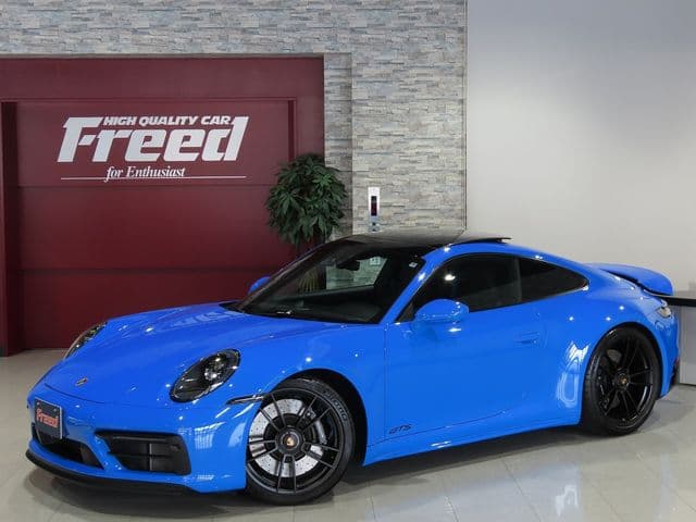PORSCHE
