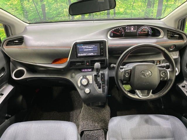 Car thumbnail 4