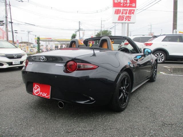 Car thumbnail 3