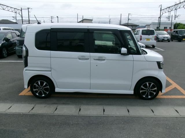 Car thumbnail 4