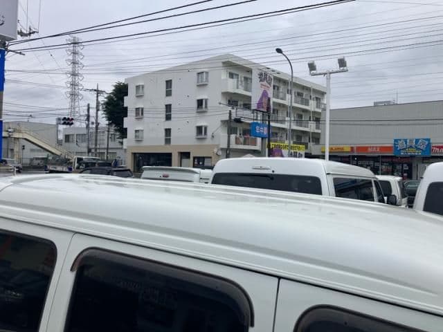 Car thumbnail 4