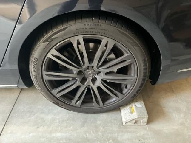 Car thumbnail 2