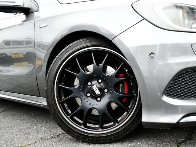 Car thumbnail 3
