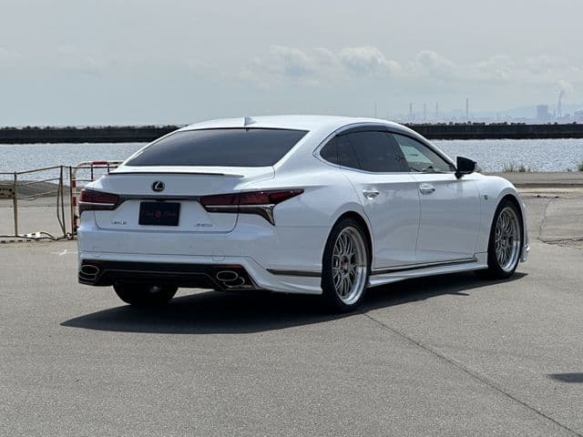 Car thumbnail 3