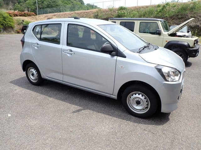 Car thumbnail 4
