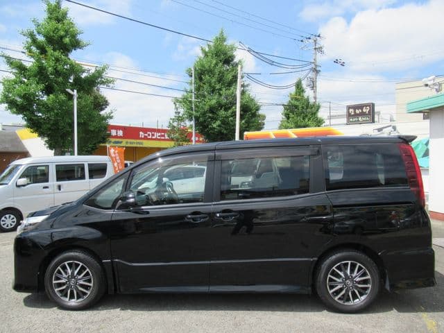 Car thumbnail 3