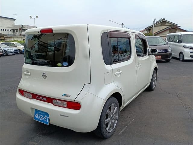 Car thumbnail 4