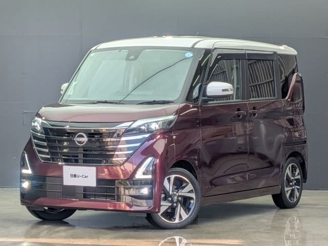 NISSAN