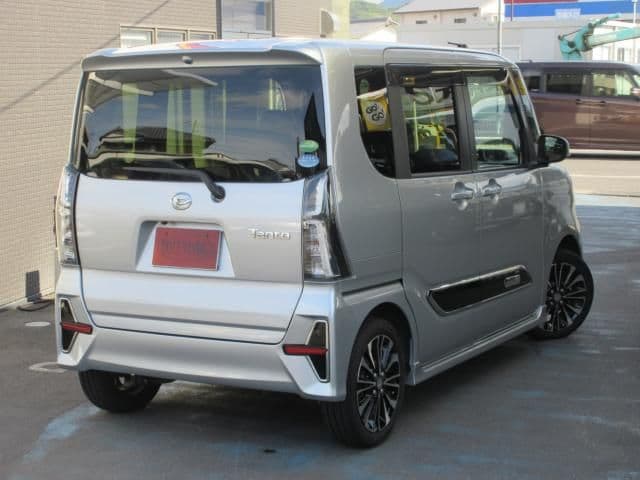 Car thumbnail 3