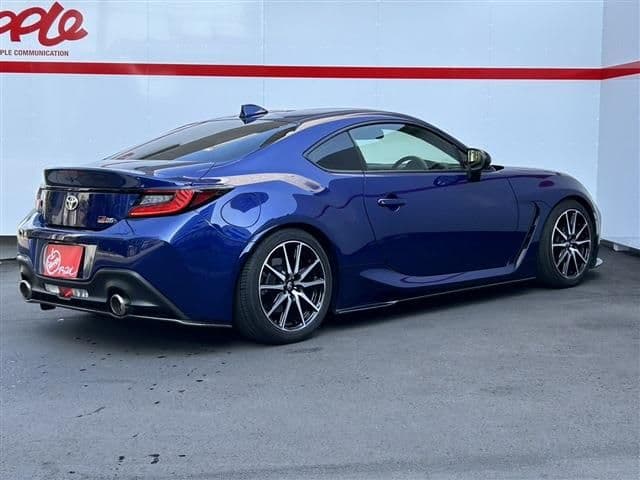 Car thumbnail 3