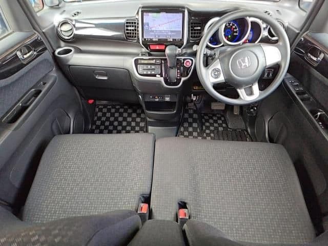 Car thumbnail 3