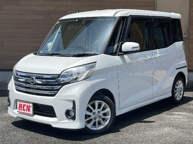 NISSAN