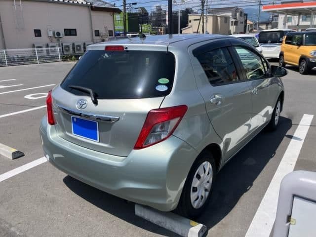 Car thumbnail 4