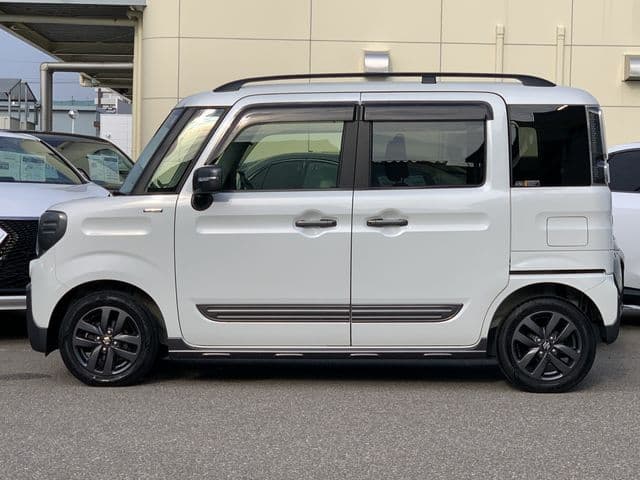 Car thumbnail 4