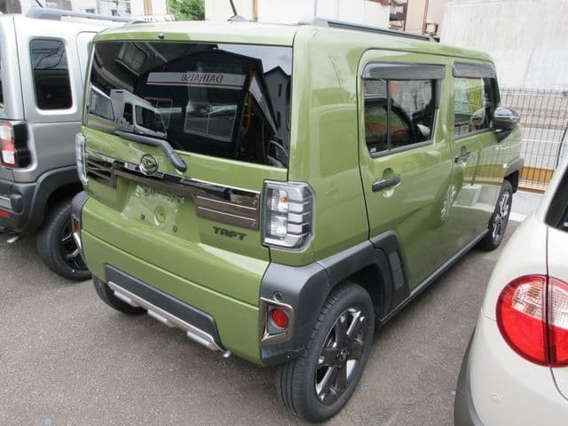 Car thumbnail 3