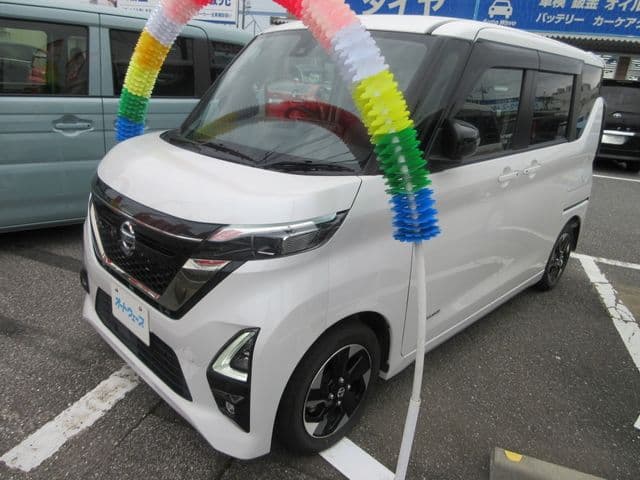 NISSAN