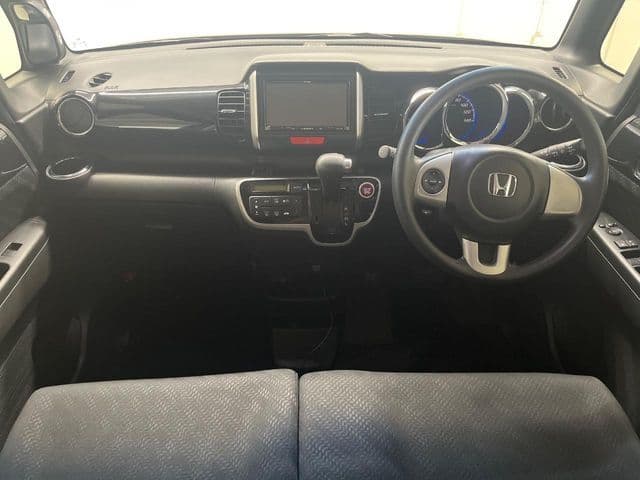 Car thumbnail 2