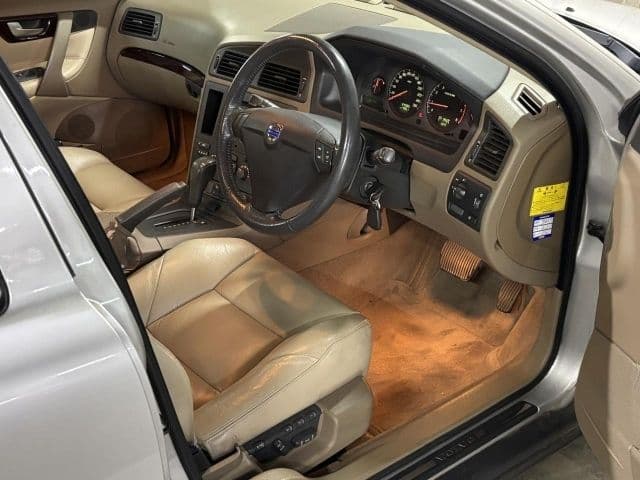 Car thumbnail 4