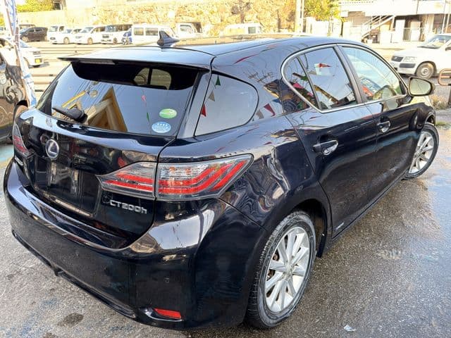 Car thumbnail 3