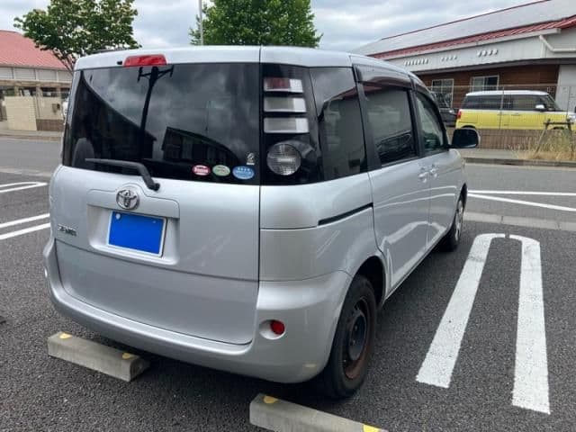 Car thumbnail 4