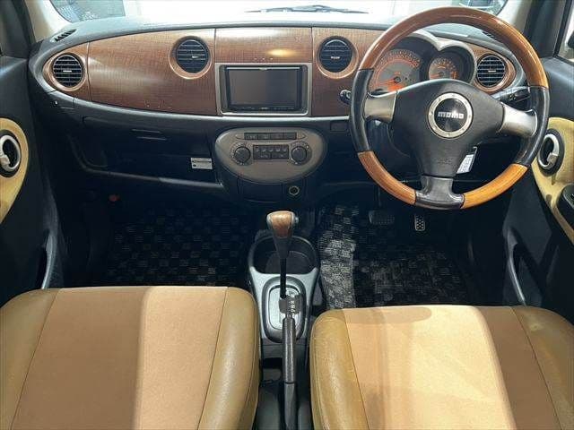 Car thumbnail 3