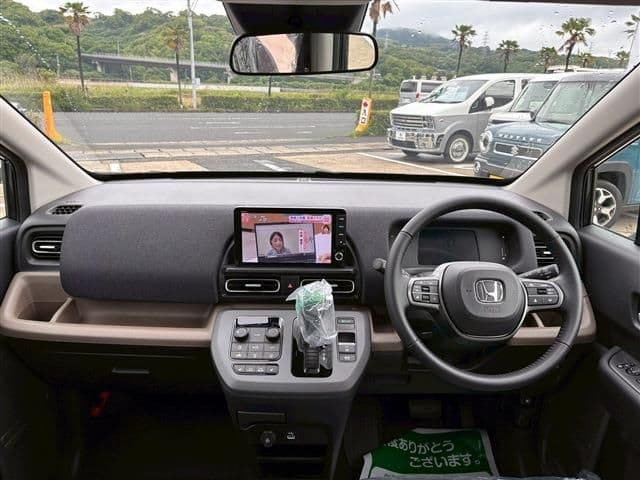 Car thumbnail 3