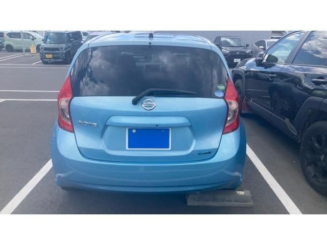 Car thumbnail 3