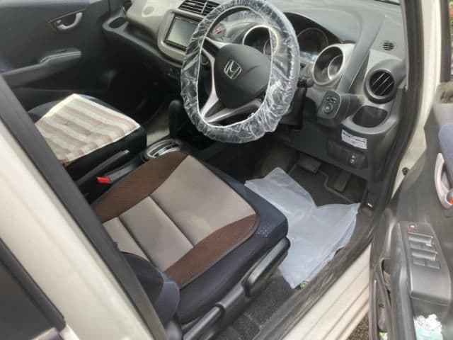 Car thumbnail 4