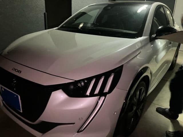 Car image 1