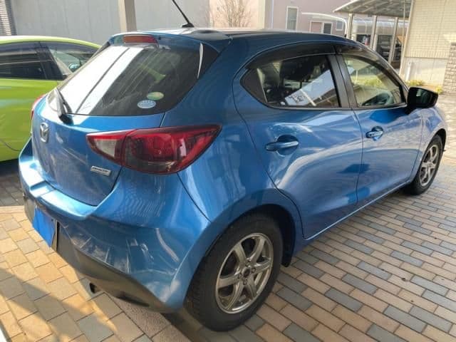 Car thumbnail 3