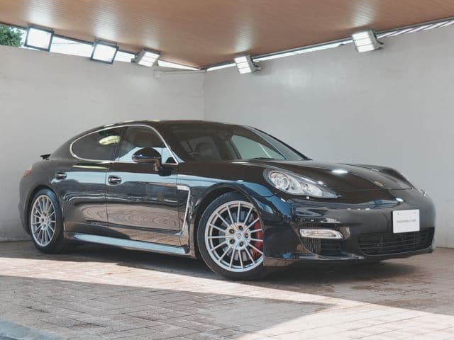 PORSCHE