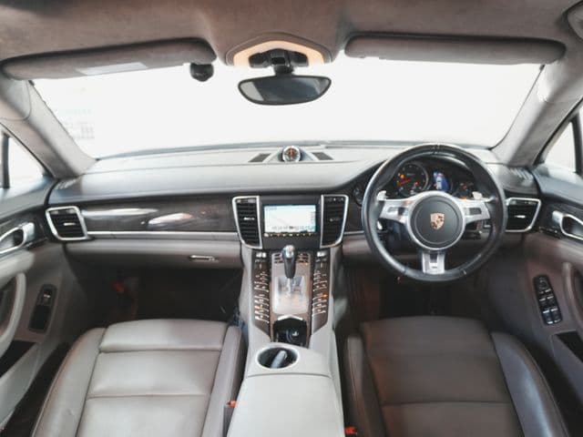 Car thumbnail 2