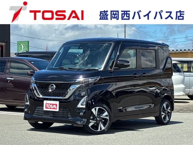 NISSAN