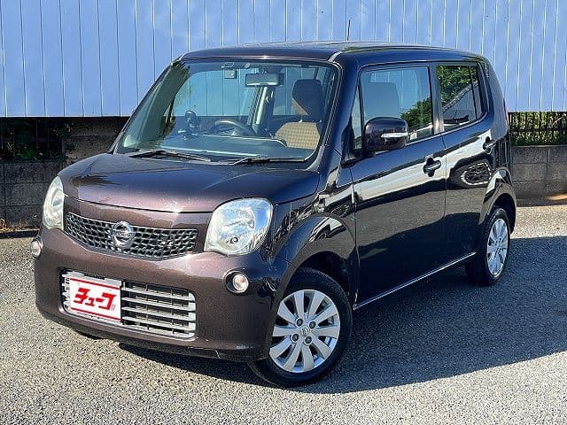 NISSAN
