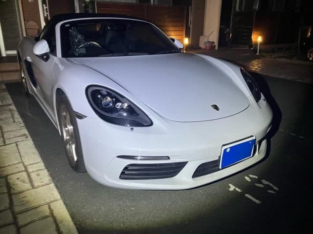 PORSCHE