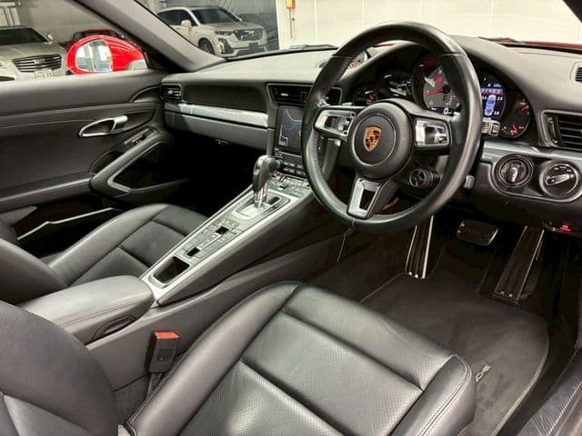 Car thumbnail 3