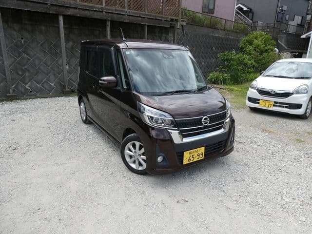 NISSAN
