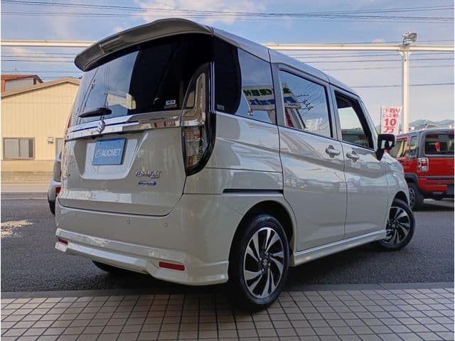 Car thumbnail 3