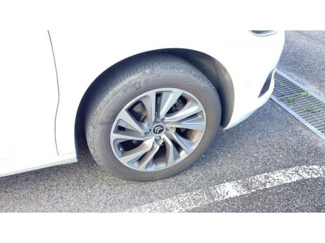 Car thumbnail 4