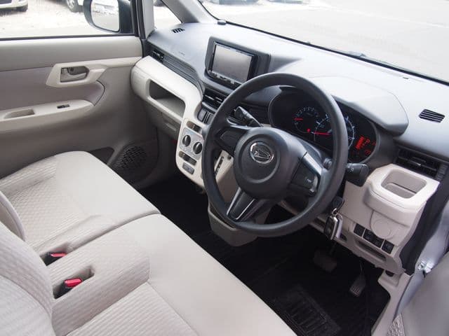 Car thumbnail 4