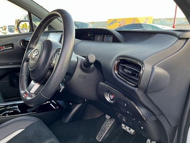 Car thumbnail 4